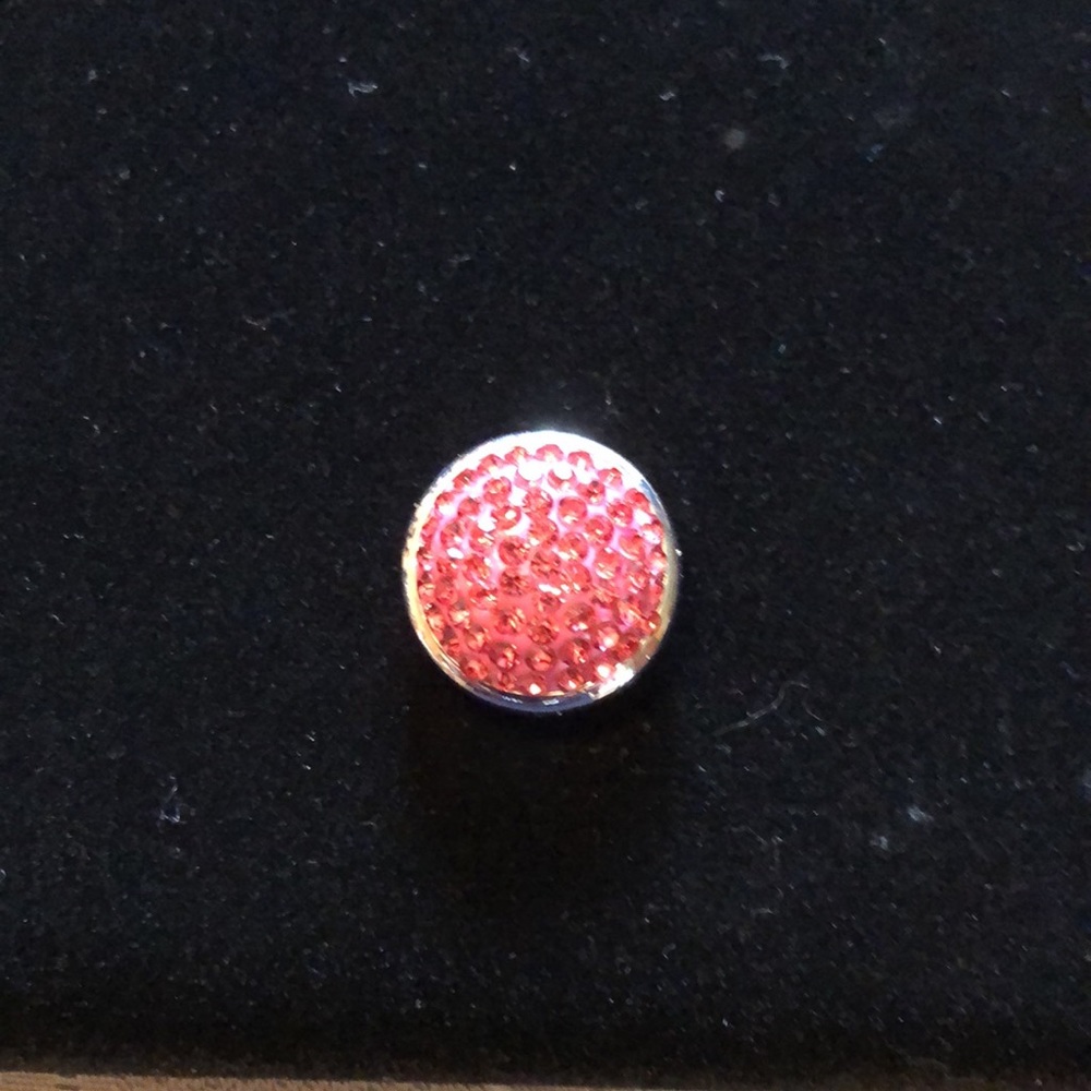 Pretty pink colored Snap button. Buy 3 get 1 free!